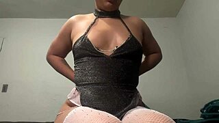 Hot Latina's homemade POV squirt