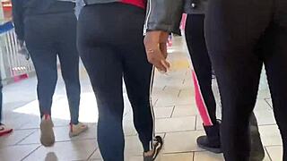 Yoga pants and thick ass for your pleasure