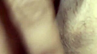 Ragazza indonesiana dita fica stretta forte 2025