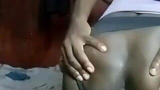 Young Kenyan crossdresser shows off big ass and skills