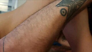 LOL trainer sees e-girl losing