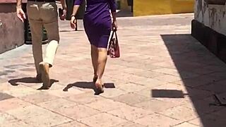 Nalgas cougar riquisima caught on cam today.
