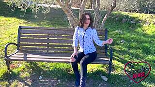 Man�a Jeune Coquine Adores Hard Anal in Wild French Threesome