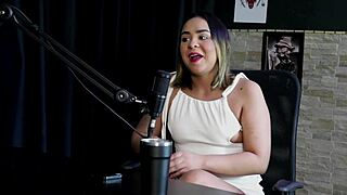 How Did Nands Ninfetinha Choose Her Artistic Name Starting with Homemade Clips?