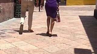 Nalgas cougar riquisima caught on cam today.