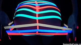 Samantha Saint goza masturbándose sola con tetas grandes