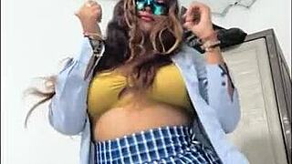 im very horny because i didnt have classes today and my boyfriend is coming to fuck me tonight