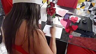 esperando peru de natal delivery with beautiful latina flashing