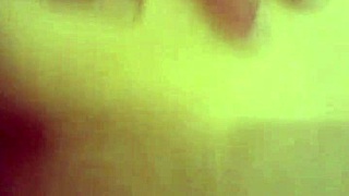 Casal explodes in quick cum session!