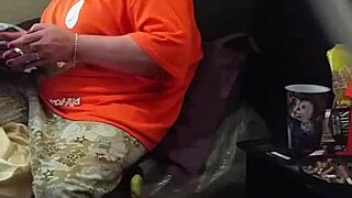 My stepmom acting like she aint looking at the dick