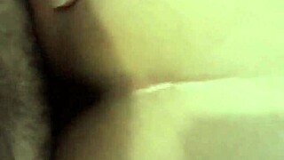 Casal explodes in quick cum session!