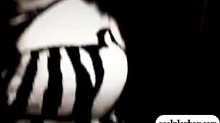 Seksi Hatun Traşlı Amı Parmaklanırken İnliyor