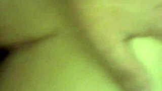 Casal explodes in quick cum session!