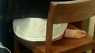 Lesbian Smelly Feet Fetish