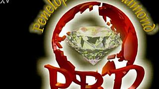 ¡La mamada de Penelope Black Diamond con gafas enormes es una locura!