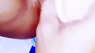 このディルドで何度も絶頂して狂っちゃう。彼女のおまんことの手作りアクション！