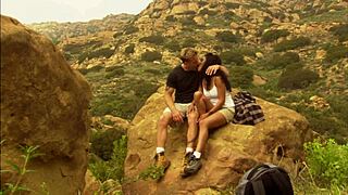 sort milf dee bliver boret udendørs af seth