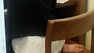 Lesbian Smelly Feet Fetish