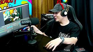 Wow, Ruan loves the plug in Psy Lunar's ass!