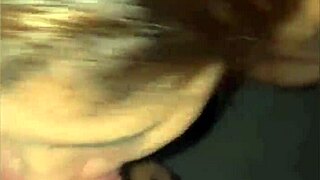 Esposa safada gives blowjob at glory hole while marido films