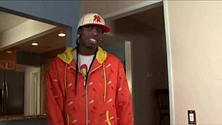 i'm velvet licx, a black chasing cougar bitch who loves getting my shaved pussy licked and handjobbing big cocks for interracial cumshots, oh yeah!