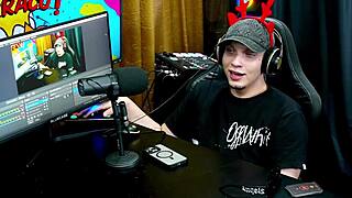 Wow, Ruan loves the plug in Psy Lunar's ass!