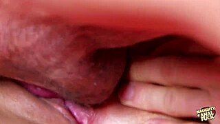 这个性感金发瘦婊子接受硬肛门操和射精时感觉太棒了