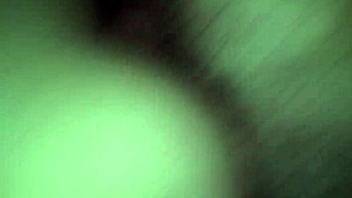 ¡Chica gime con polla grande dilatándole el culo!