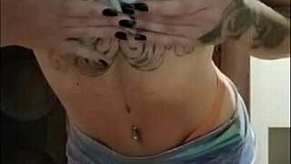 더 뜨거워진 선탠 거유 엉덩이 컴백!