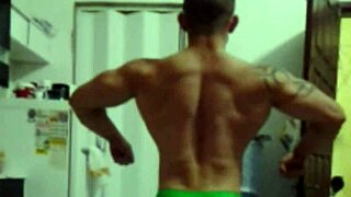 vloog shows off fitness prep in steamy session