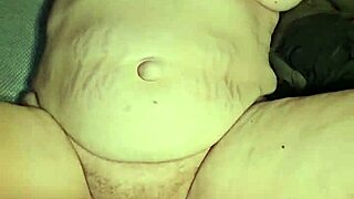 Milf enjoys pussy licking to taste her juice