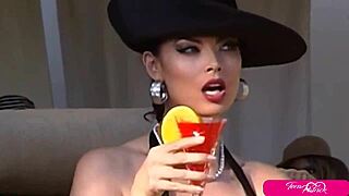 Solo sexy model aaliyah love fingers her wet pussy in vr close up.