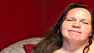 Milf enjoys pussy licking to taste her juice