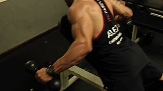 vloog shows off fitness prep in steamy session