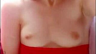 Ladyboy inculata cavalca reverse cowgirl!