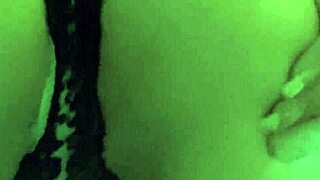 amateur blonde fingers her cunt solo on cam 😏