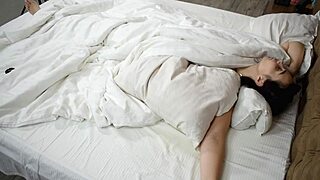 Hey, wake up stepsister and pound her wet pussy now!