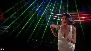 She's twerking that funk so sexy