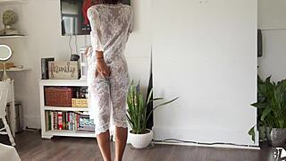 fucked my young 18+ pussy and squirted while watching a movie, fit girl gets her pussy stretched after workout