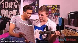 기타 선생이 내 트윙크 엉덩이 가지고 놀아