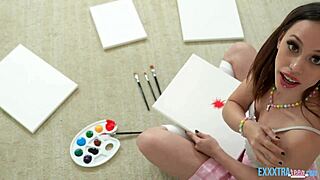 Krása 18+ Laya Rae se nechá tvrdě ošukat obřím klukem Gi Joey