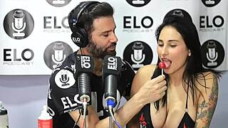 jenifer play, excited by spicy questions?