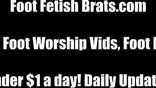 Lick And Worship Sexy 18+ Feet Girl