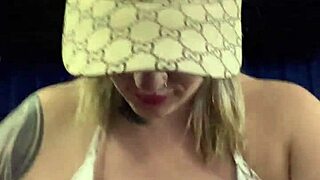 fui fazer um exame teste ergométrico no gym outdoor. o cardiologista ficou com tesão e começou a bater punheta pra mim até gozar comigo molhadinha.