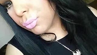 Mmmm, hot MILF lesbian action 😍