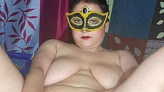 لهيب الرغبة أليشا بهابي الساخنة تئن ثديين عجوزين ديلدوه فتاة