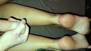 Hot Stepmom Offers Special Foot Fetish, Fingering Her Tanned Big Ass!