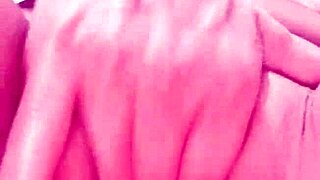 Marca comigo e vem enfiar seu cacetão nessa buceta gulosa e puta e adoro que esporrem na minha boca também vem estou esperando?