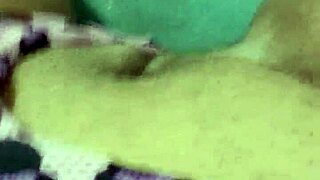 pov bucetuda novinha tocando sua buceta grande e carnuda com shortinho da minnie geme gostoso enquanto se deda com muito tes�o
