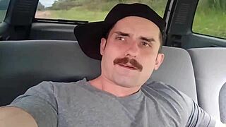 Comendo a hot MILF inside the Escort Zetec for wild public fun.